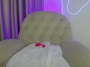 Chaturbate Live Sex Cam of alicelevine