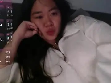 Chaturbate Nude Webcam of sexypenguin13