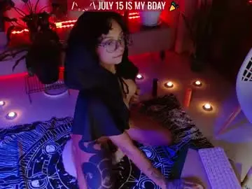 Chaturbate Live Sex Cam of sweet_bluee