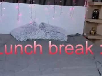 Chaturbate Live Sex Cam of snowfuckfest