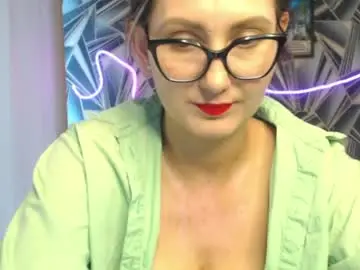 Chaturbate Nude Webcam of nikkikiss___