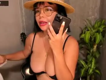 Chaturbate Best live sex cam show of noor_bloom