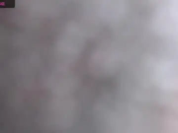 Chaturbate Live Sex Cam of miahlove3x