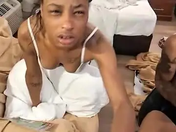 Chaturbate Live Sex Cam of minniehunney