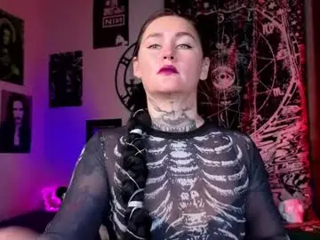 Chaturbate Live Sex Cam of emmybrightj_