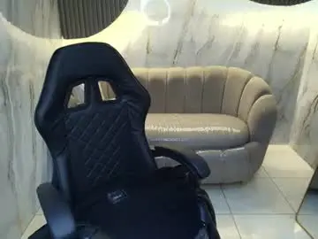Chaturbate Live Sex Cam of ravenn_r