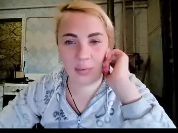 Chaturbate Live Sex of alinafrey_