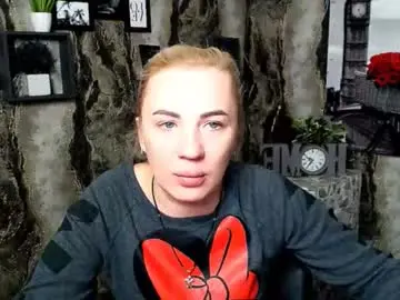 Chaturbate Sex Chat of alinafrey_