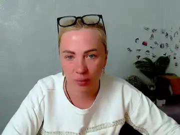 Chaturbate Live Porn of alinafrey_