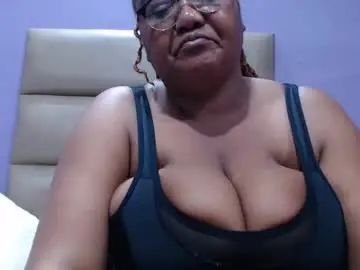 Chaturbate Best live sex cam show of gianttitts