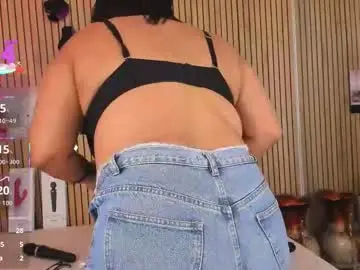 Chaturbate Live Sex Cam of luciana_ramirez__