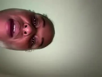 Chaturbate Live Sex of realwetpussy32