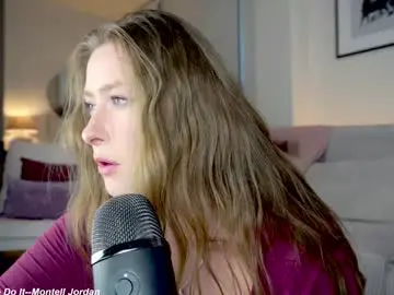Chaturbate Live Sex Cam of x_lily_x
