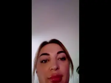 Chaturbate Live Sex Cam of blonde_temptation