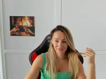 Chaturbate Adult Video Chat of elinarosee