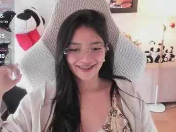 Chaturbate Live Sex Cam of andrea_bonnie