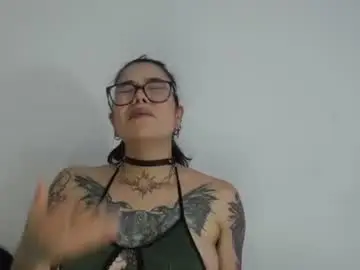 Chaturbate Free Live Porn of esmeralda_hairy