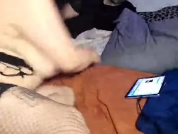 Chaturbate Live Sex of lilchicanbigbrute