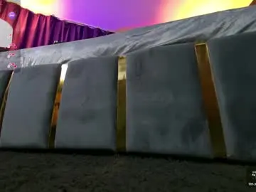 Chaturbate Live Porn of hotdesy_