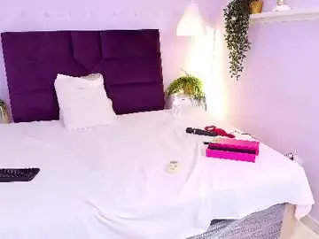 Chaturbate Live Sex Cam of sirenyrouss
