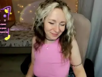 Chaturbate Live Sex Cam of izzyholly