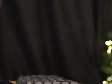 Chaturbate Free Live Porn of julia_wilson