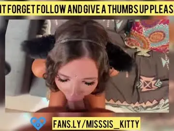 Chaturbate Live Sex of masterr_and_kittyy
