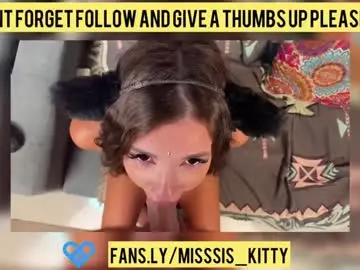 Chaturbate Live Porn of masterr_and_kittyy