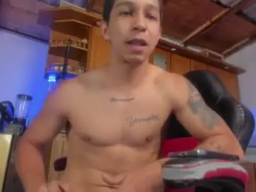 Chaturbate Live Sex Cam of sammy_and_mike_ls