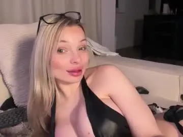 Chaturbate Live Sex Cam of hannaxlovex