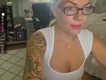 Chaturbate Sex Chat of yogimilflover
