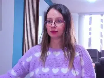 Chaturbate Live Sex Cam of ambeerrwood_
