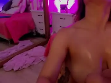 Chaturbate Live Sex Cam of yourwishisme_val