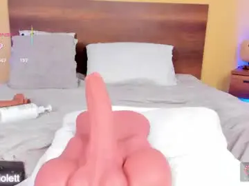 Chaturbate Live Sex Cam of violettgomez_93