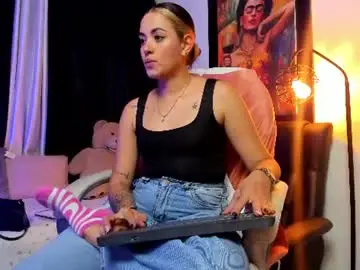 Chaturbate Live Sex Cam of kimmberly_saenz_