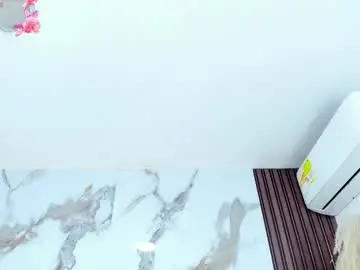 Chaturbate Nude Webcam of hilarythomsom