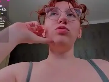 Chaturbate Live Sex Cam of alla_dream
