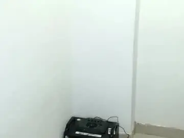 Chaturbate Watch Live Sex Cams of yulandval