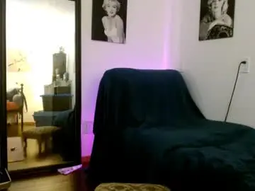 Chaturbate Live Sex Cam of bombshellbaeby