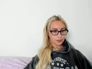 Chaturbate Live Sex Cam of missy_matrix