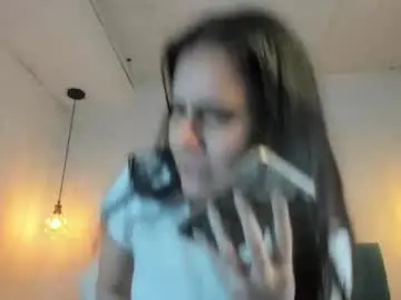 Chaturbate Free Porn Cam of honeybuu_