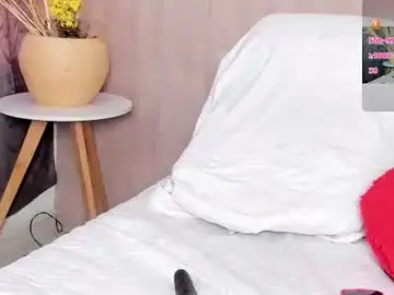 Chaturbate Live Sex Cam of vane_lips