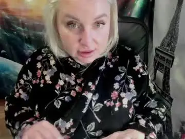 Chaturbate Live Sex Cam of xxxnewlywedsxxx