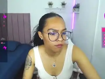 Chaturbate Live Sex Cam of niina_lovee_