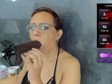 Chaturbate Best live sex cam show of issys_milf