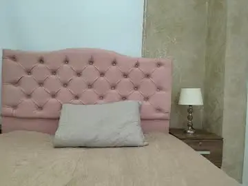 Chaturbate Live Sex Cam of isis_choi