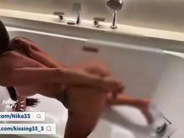 Chaturbate Free Live Porn of kissing33