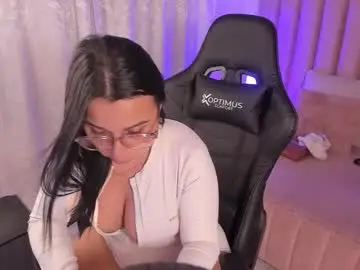 Chaturbate Best live sex cam show of natural_bigass_nina