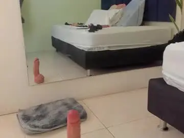 Chaturbate Live Sex Cam of sophieturner_mg