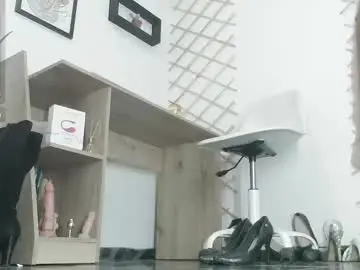 Chaturbate Live Sex Cam of myla_sarah1